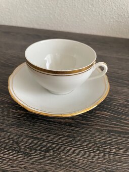 Značený porcelánový mocca šálek s podšálkem se zlatou ořízko - 4