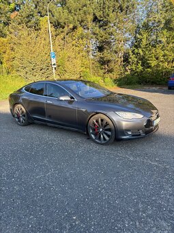 Tesla S P85D nabíjení zdarma - 4