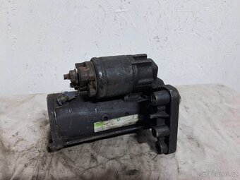 Startér motoru 1 005 831 423 - 4