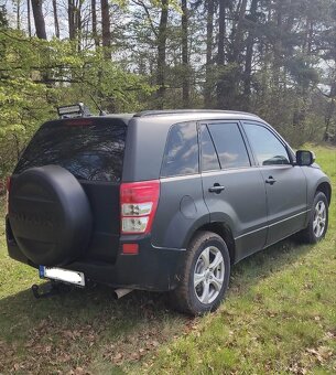 Suzuki Grand Vitara 2.4 - 4