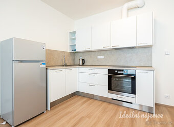 Pronájem bytu 2+kk, Čakovická, Prosek, 22900 Kč/měs, 43 m2 - 4