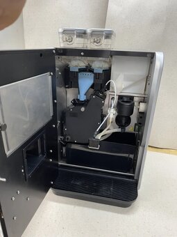 Profesionální kávovar pro přípravu Espressa - 4