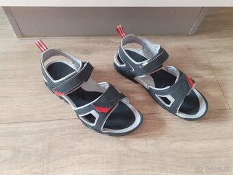Prodám juniorské sandály vel. 40 stélka 25,3cm - 4