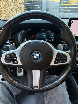BMW 530e X-Drive Plug-in hybrid M Packet, rok 2021 - 4