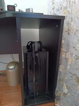 Černý počítačový/kancelářský stůl - 4
