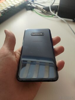 Samsung s10e - 4