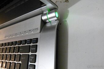 Sony Vaio VGN-FV11S - 4