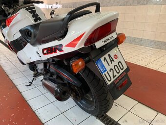 Honda CBR 1000f - 4