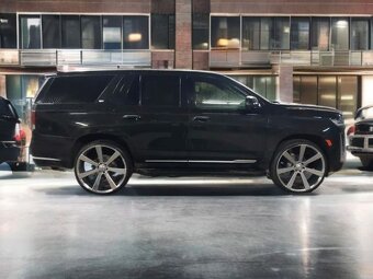 Cadillac Escalade LUXURY 6.2L 4X4 (č.B22) - 4