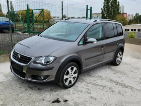 Volkswagen Touran Cross - 4