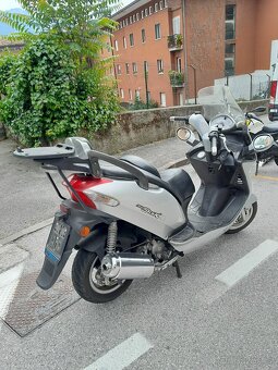 Kymco Grand Dink 125,  málo jetý - 4