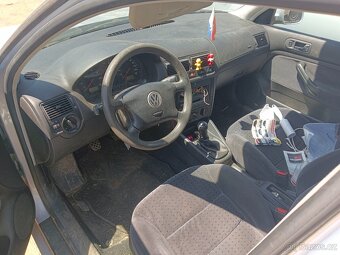 Volkswagen Golf IV - 1.4 16V - 4