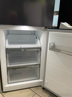 Zánovní lednice Midea - 4