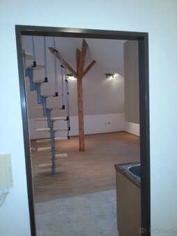 Pronájem Mezonetového Bytu 1+KK Červený Kostelec Větrník - 4