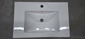 Nové bílé umyvadlo na skříňku 70x45 - 4
