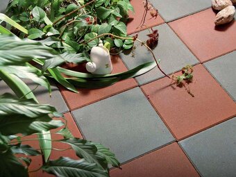 Velkoplošná zámková dlažba 40x40 a 30x30červená - 4