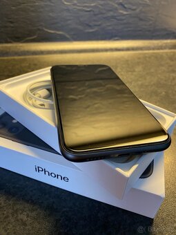 iPhone 11 64gb černý - výborný stav - 4