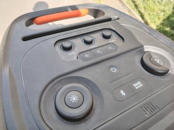 JBL 710 - 4
