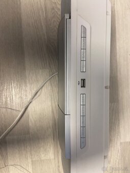 One Oncept Radio player - 4