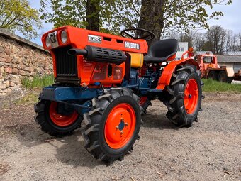 Japonský traktor Kubota B7001, profesionální repas - 4