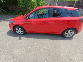 Hyundai i20 1,2 r. 59 tkm, r.v. 2020 - první majitelka - 4