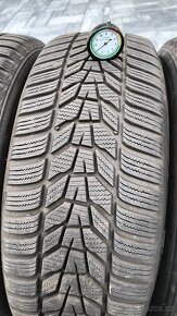 4KS zánovní zimní pneu Hankook 235/60 R18 107H - 4