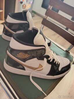 Nike jordan 1 mid Patent Black White Gold - 4