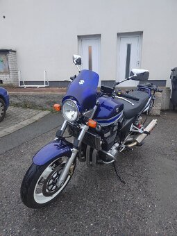 Suzuki GSX 1400 - 4