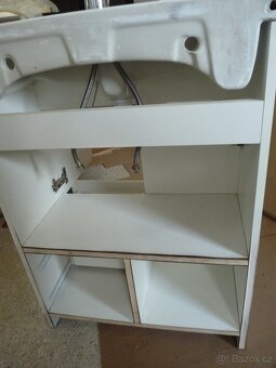 Umyvadlo se skříňkou - 4
