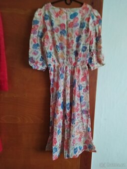dívčí: krajková sukně, 2 halenky, 2 šaty, sukně vel S,M - 4
