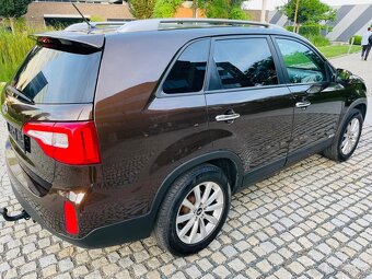 Kia Sorento 2.2CRDi 4x4 MANUÁL 7 MÍST VÝHŘEV TAŽNÉ KAMERA - 4
