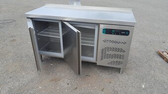 Nerezový chladící stůl Asber ETP-6-150-20D s 2x dveřmi - 4