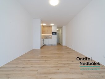 Pronájem byty 1+kk, 33 m2 - Zlín, ev.č. 22617 - 4