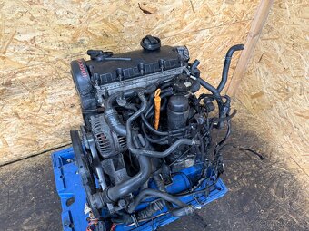 KOMPLETNÍ MOTOR BEZ TURBA 1.9 TDI 96KW AVF - 4