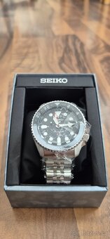 Seiko 5 Sports 'Black Grape' GMT SSK001K1 - 4