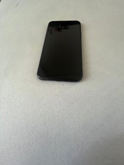 iphone xr - 4