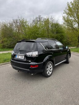 Mitsubishi Outlander - 4