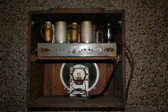 Staré rádio Rel Meteor - 4