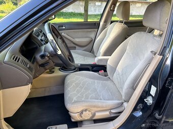 Honda Civic 1,6 VTEC 81kW r.v 2004 - 4