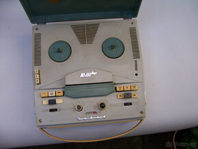 kotoučový magnetofon B 4 v látkovém obalu - 4