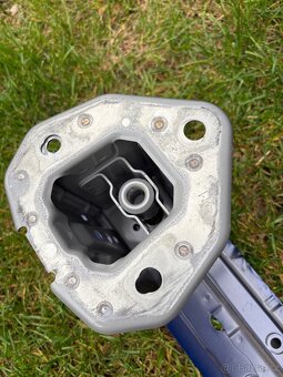 Výztuha zadního nárazníku originál Subaru Outback 2025 - 4