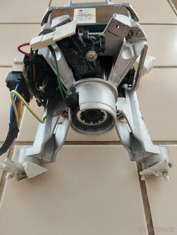 Motor z pračky - 4