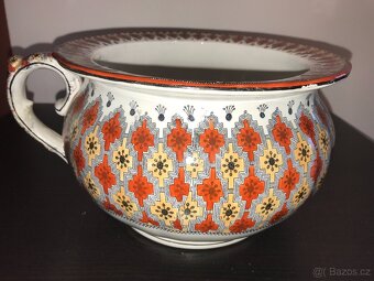 Sběratel nabízí staré porcelánové nočníky - 4