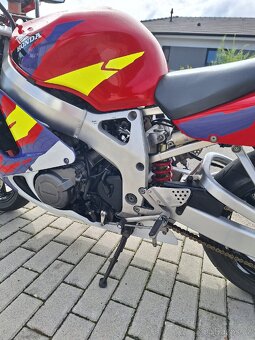 Honda cbr 900rr sc33 - 4