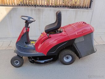 Prodám zahradní traktor Castelgarden XF130 12.5Hp - 4