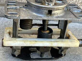 ŠKODA 130 - 136 RAPID, kulisa řazení 5kvalt - 4