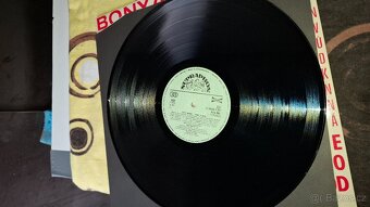 Bony a klid-Dirty money LP - 4