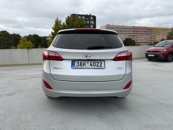 Hyundai i30 1.6 CRDi/81kW Trikolor - 4