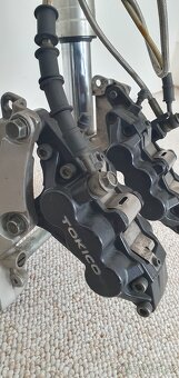 Suzuki gsxr 1100 w - přední vidlice - 4