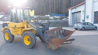 Čelní nakladač Volvo L30g - 4